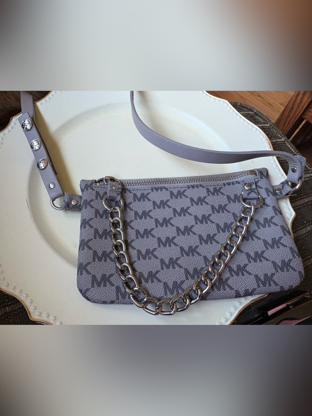 Michael Kors Belt Bag Pull Chain Grey/Silver